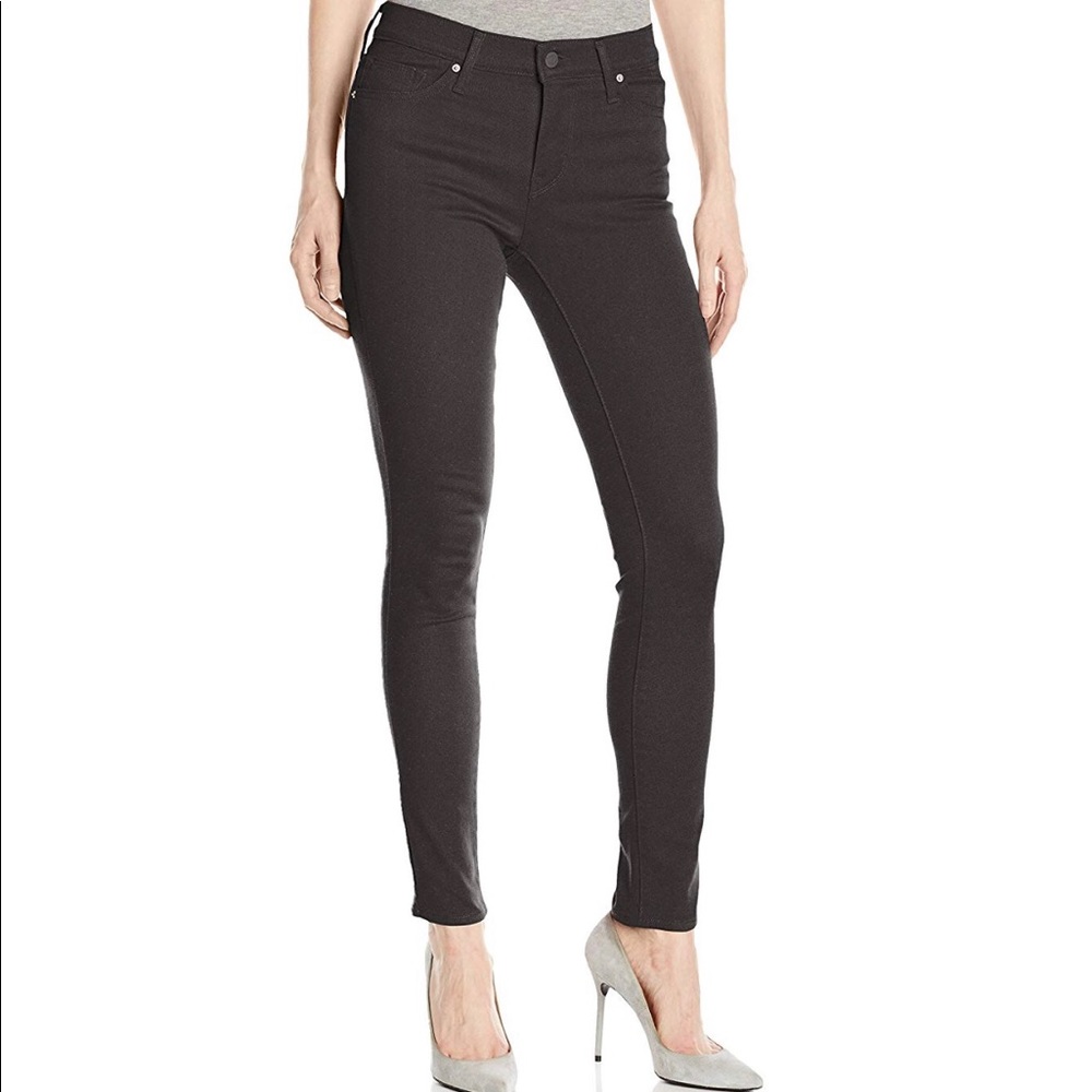 Levi’s Black Slimming Skinny Jeans Sz 27